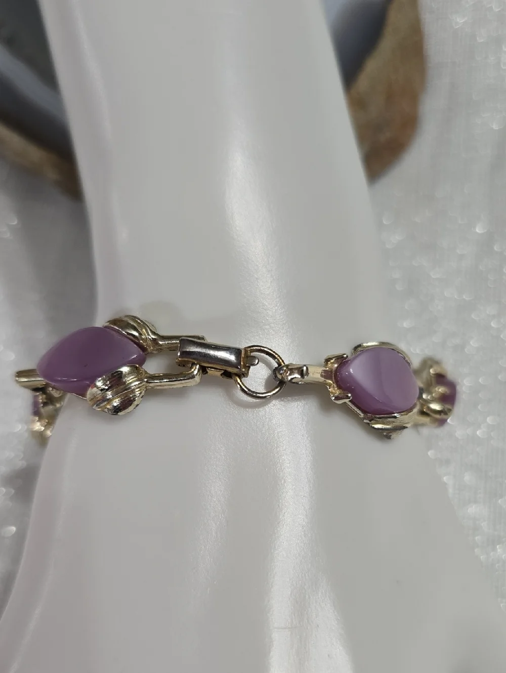 Vintage Coro Gold-Tone Moonglow Lavendar Thermoset Link Bracelet